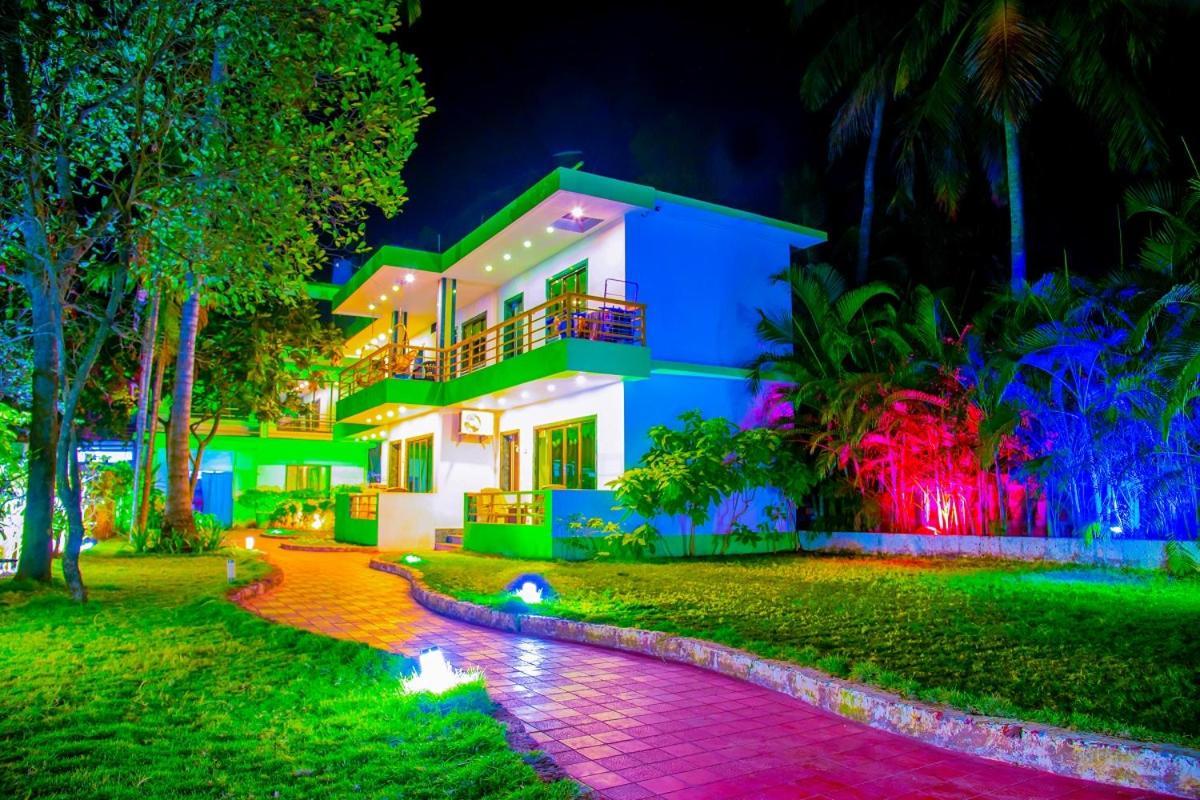 Kinara Resort Mālvan Exteriör bild