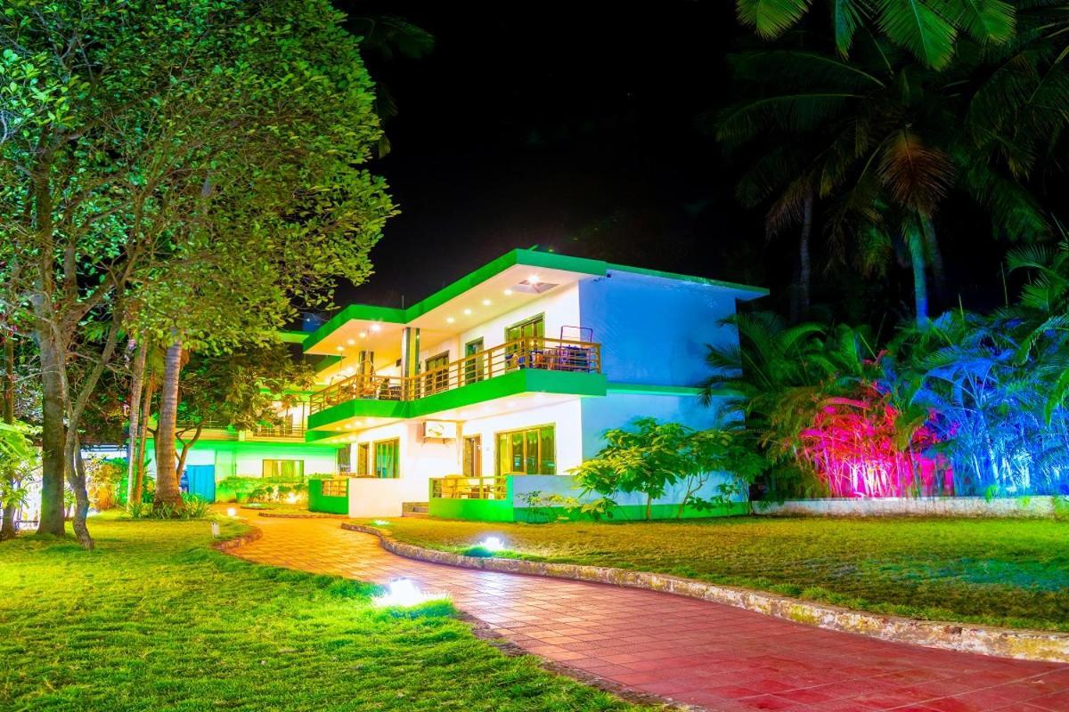 Kinara Resort Mālvan Exteriör bild